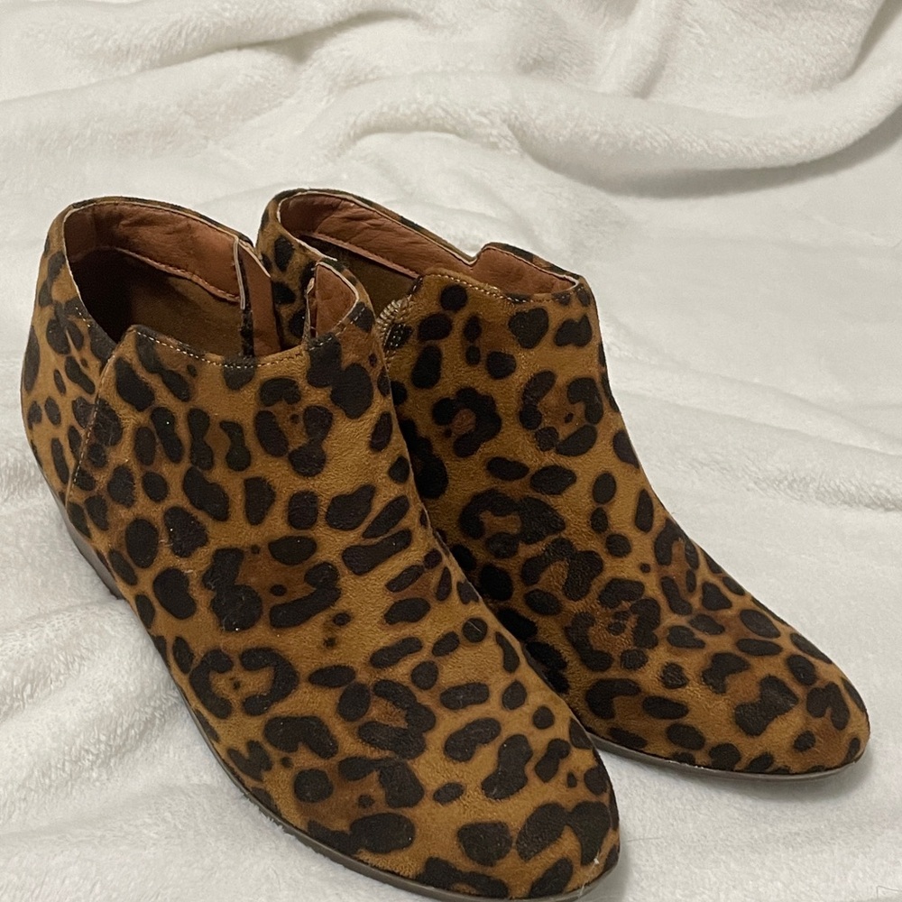 Beautiful Leopard print Heel Boots